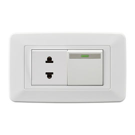 A instalação fácil padrão americana dos interruptores e dos soquetes para residencial